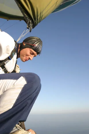 Fallschirmsprung aus dem Ballon – Aufnahme 2 aus dem Bildarchiv