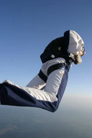 Fallschirmsprung aus dem Ballon – Aufnahme 5 aus dem Bildarchiv