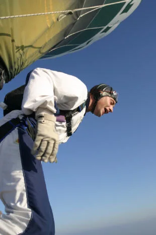 Fallschirmsprung aus dem Ballon – Aufnahme 4 aus dem Bildarchiv